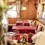 Wellnesshotel Mitterwirt 호텔 디엔텐암호크코니그