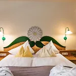 Wellnesshotel Mitterwirt Hotel