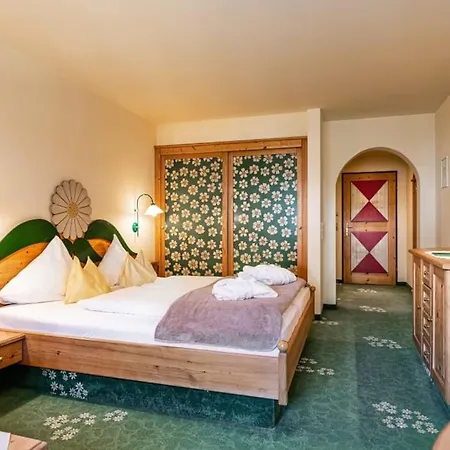 Wellnesshotel Mitterwirt Otel 4*