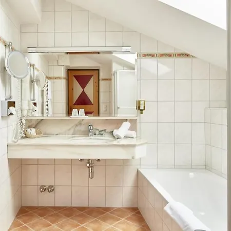 Otel Wellnesshotel Mitterwirt 4*