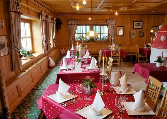 Wellnesshotel Mitterwirt فندق ديتن ام هوكونغ