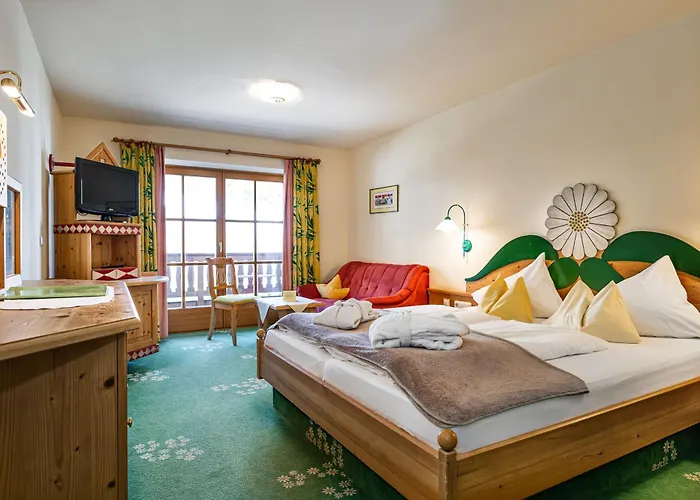 Wellnesshotel Mitterwirt فندق